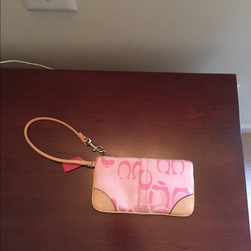 ๐๐ Coach Wristlet ๐๐ - Picture 8 of 8